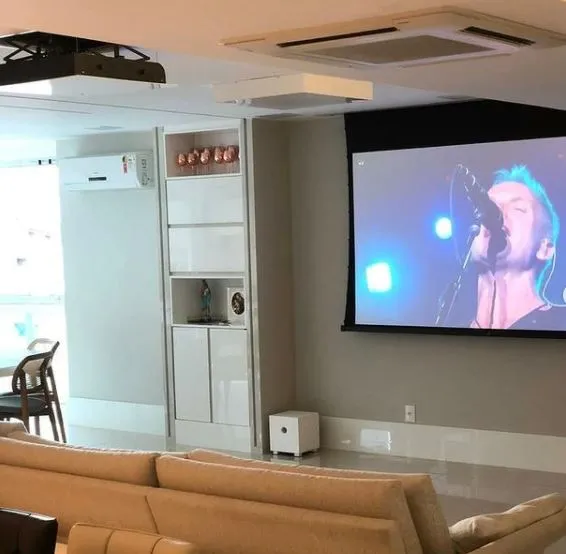 Home theater projetor